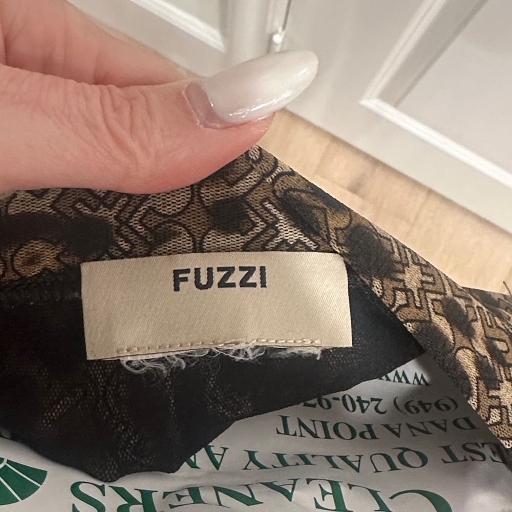 Fuzzi Leopard Print V-Neck Blouse - Picture 2 of 5